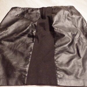 Women’s Penningtons Black Faux Leather Panel Skirt Curvy Fit Size 20